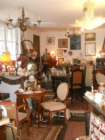 Szerpentin Szalon Régiségbolt és Kávézó