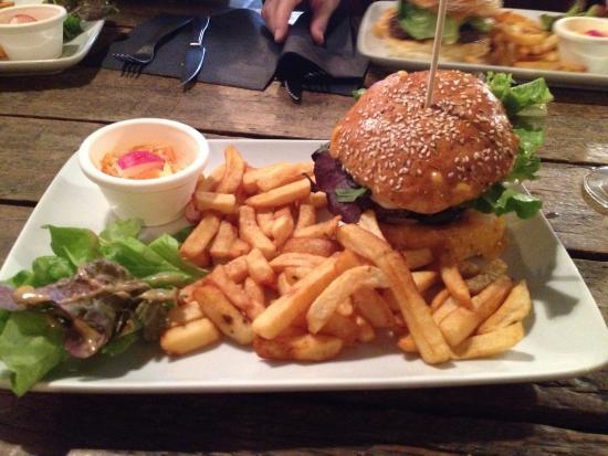 Bellerose Bar & Diner