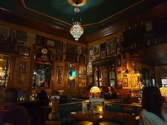 The Golden Harp Irish Pub