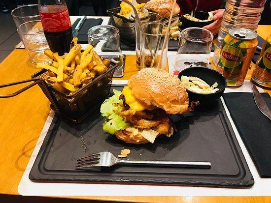 Manhattan Resto Burger
