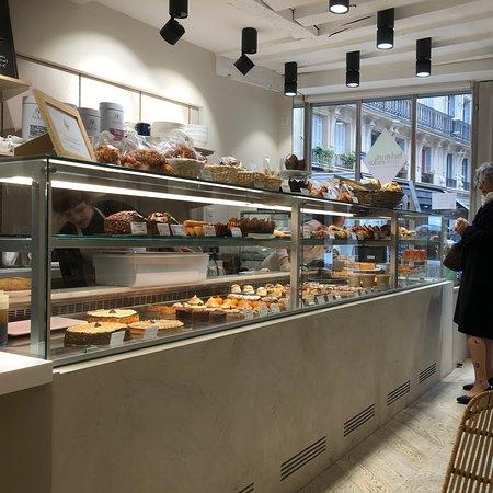 Helmut Newcake Saint-Honore