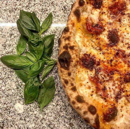 Nossa Pizzeria et Bar a Vin