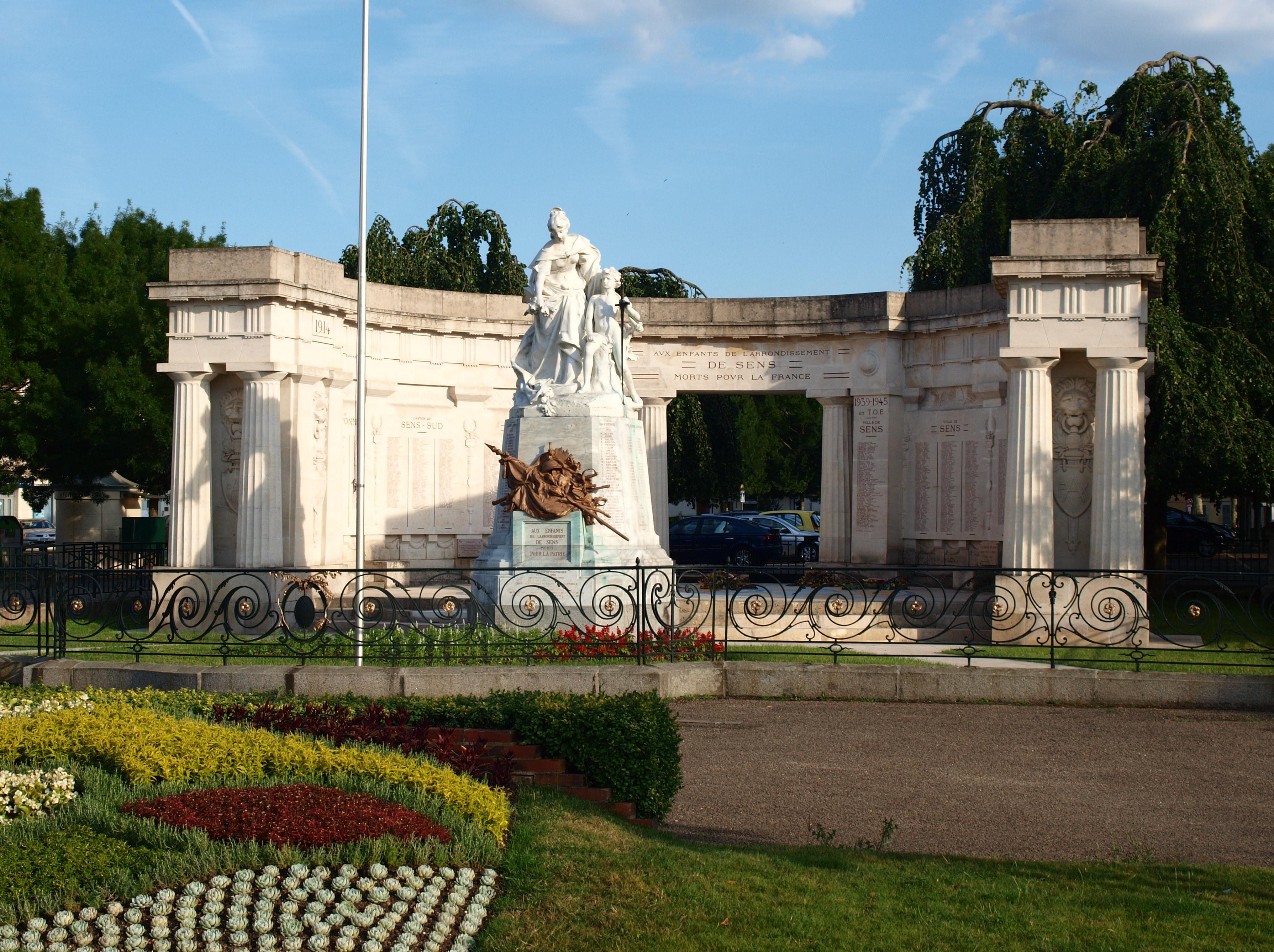 monument aux morts de l'arrondissement de Sens