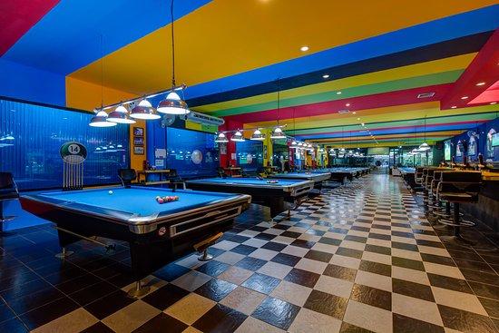 Double Kiss Pool Hall & Sports Lounge