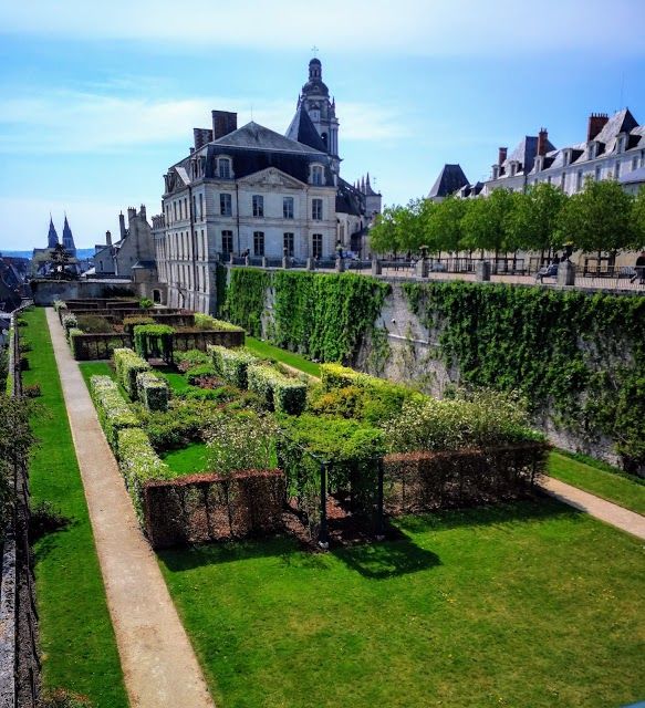 La Roseraie De Blois