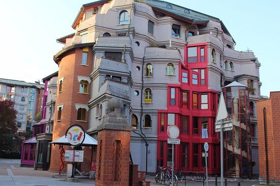 Schtroumph Buildings