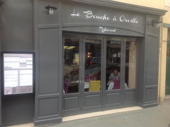 Le bouche à oreille