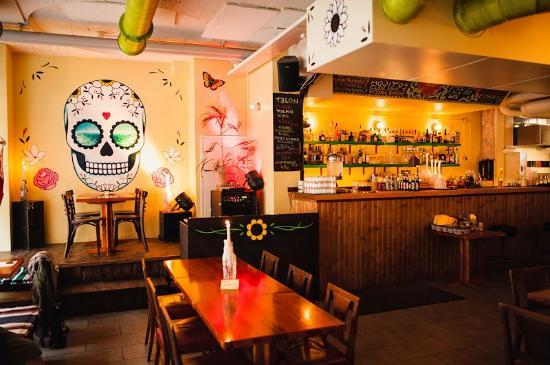 Pueblo Bar y Taqueria