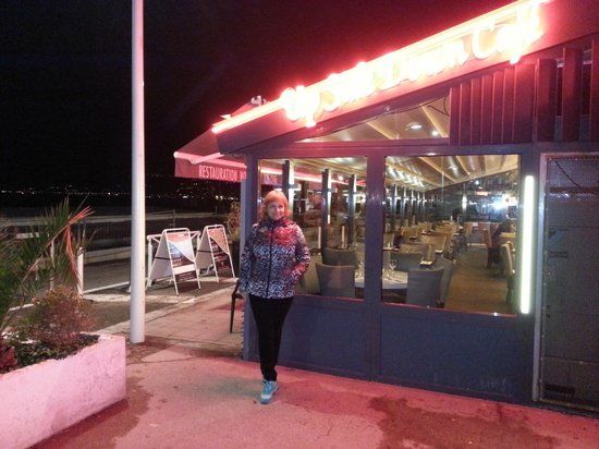 L'up Side and Down Cafe