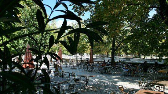 Les Tables de la Fontaine