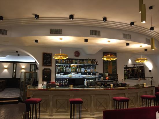 Le Grand Café