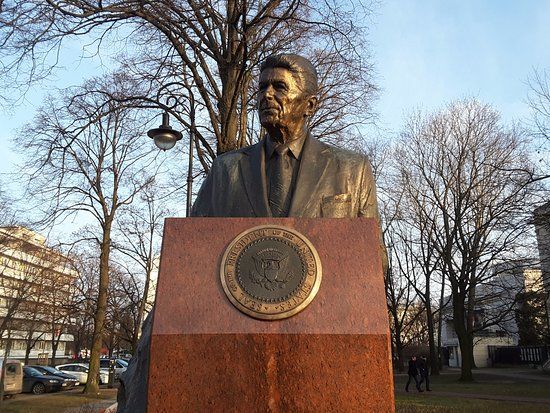 Ronald Reagan Monument